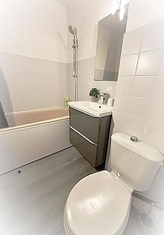 Charmant Studio Climatise 24 M2 Terrasse A 100M De La Plage سانت-ماندرييه-سور-مير المظهر الخارجي الصورة
